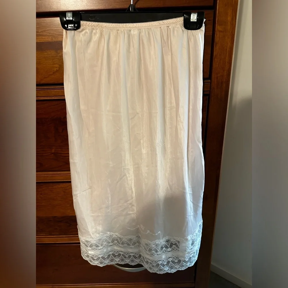 Vintage Christian Dior Half Slip in Blush Pink from Bonwit Teller. - Picture 2 of 16